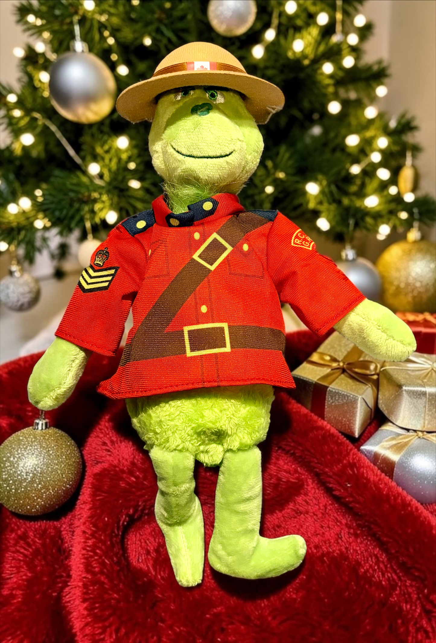 SCORE Royal Grinch Plush